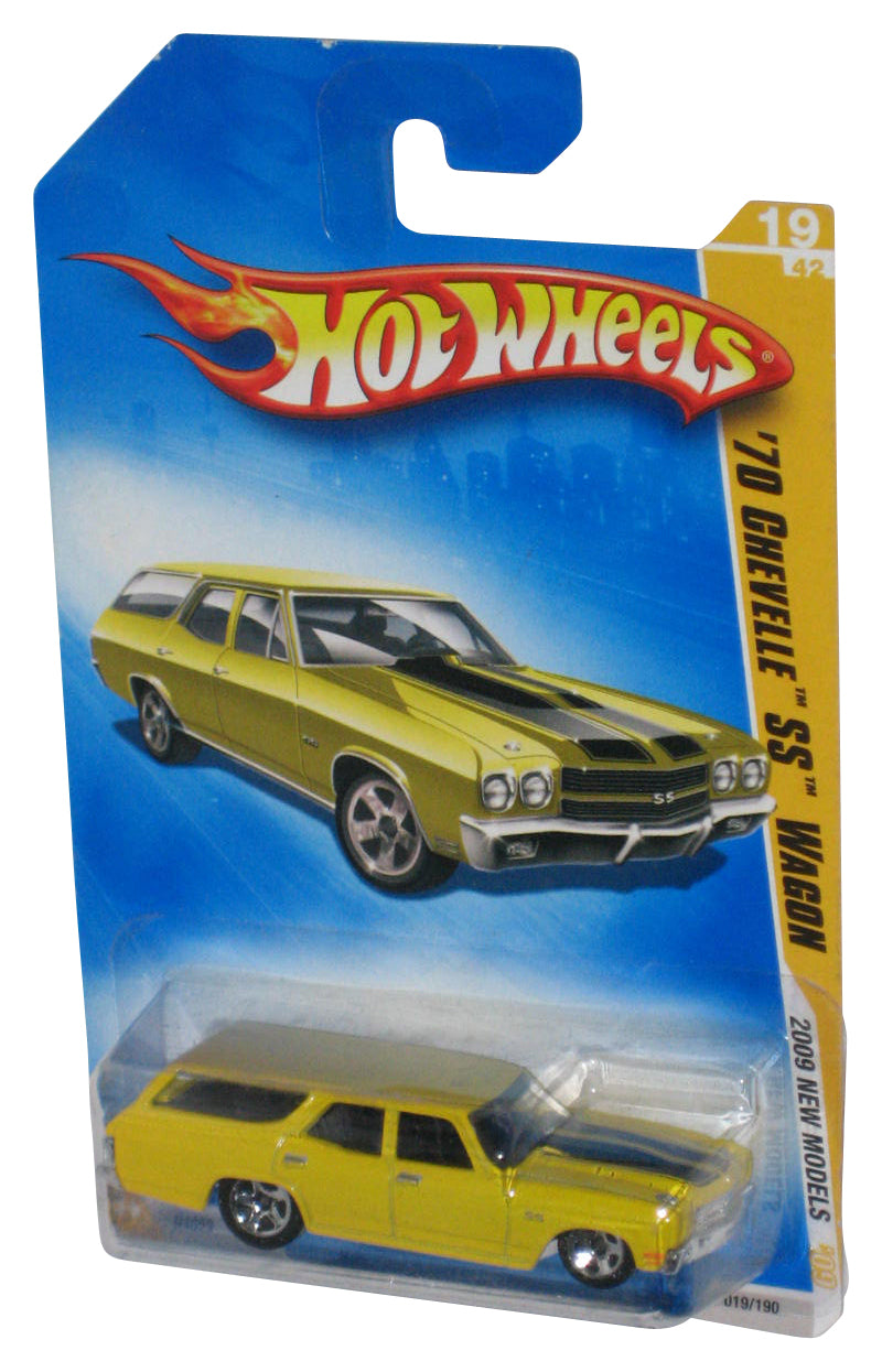 Hot Wheels 2010 New Models 36/44 Yellow '71 Dodge Charger Toy Car 036/240