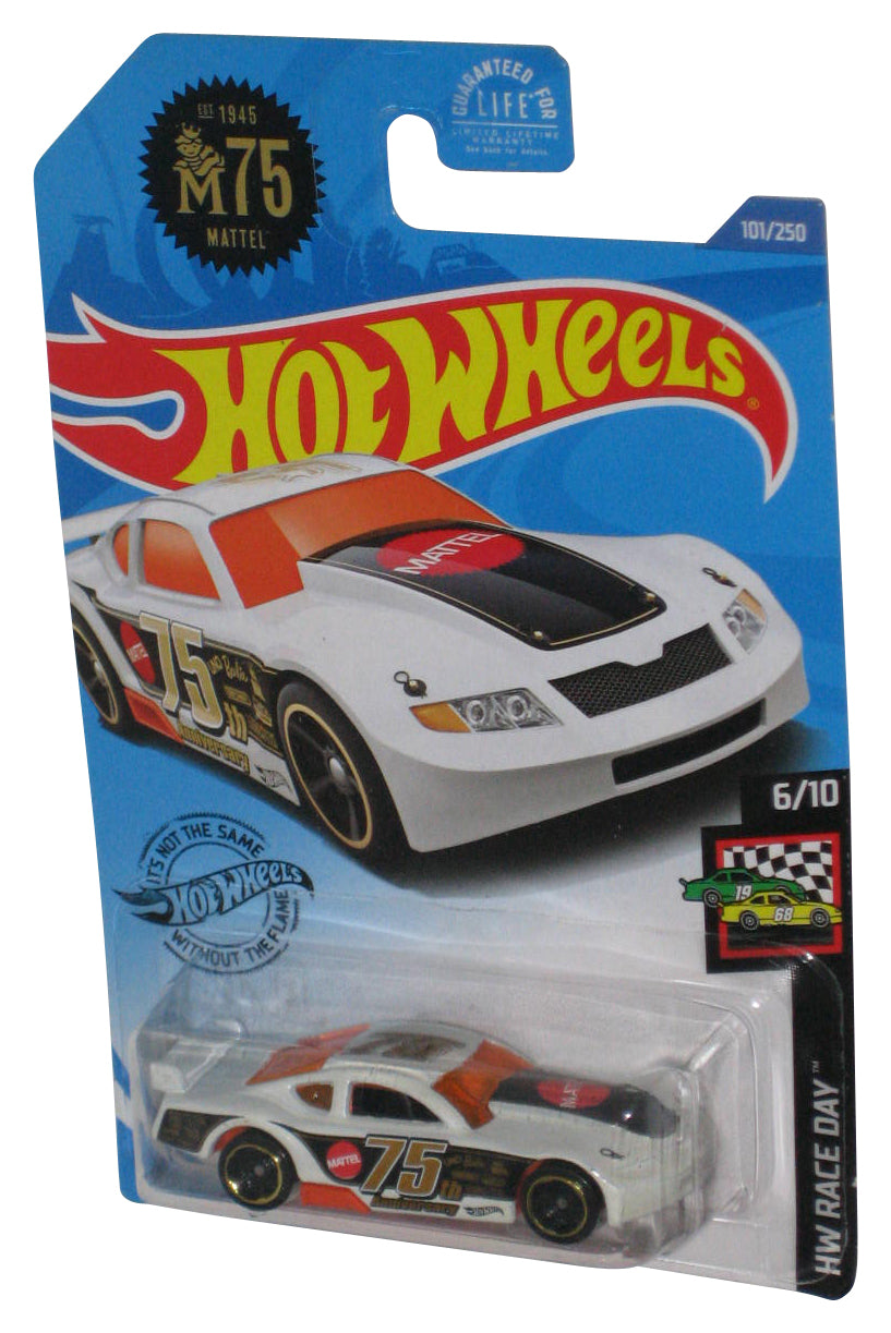 Hot Wheels HW Race Day 6/10 (2017) White Circle Tracker Toy Car 101/250