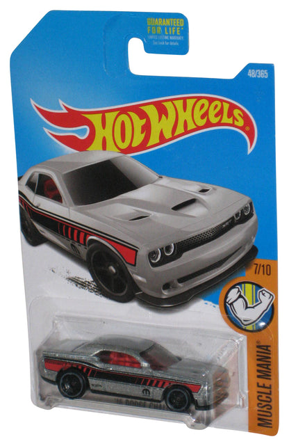 Hot Wheels Muscle Mania 7/10 (2015) Silver '15 Dodge Challenger Car 48/365