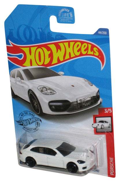 Hot Wheels Porsche 3/5 Panamera Turbo S E-Hybrid Sport Turismo White Car 44/250