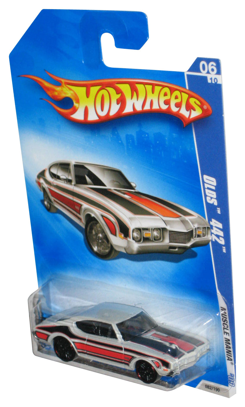 Hot Wheels Muscle Mania '09 06/10 White Olds 442 Toy Car 082/190