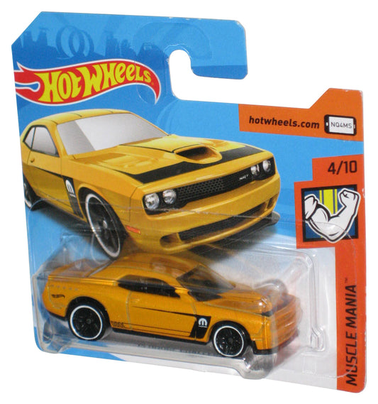 Hot Wheels Muscle Mania 4/10 (2017) Yellow '15 Dodge Challenger SRT Car 143/365 - (Short Card)