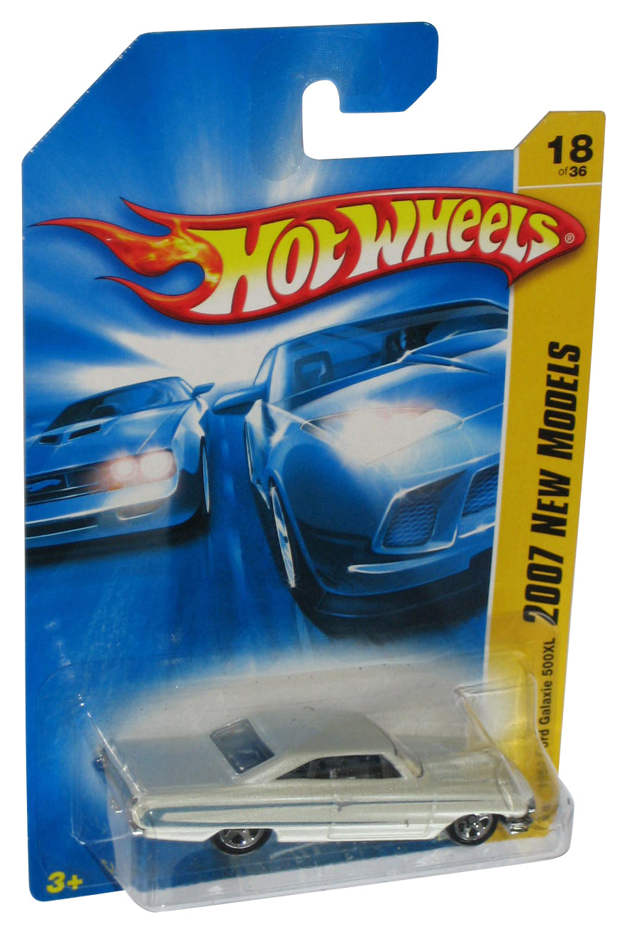 Hot Wheels 2007 New Models 18/36 (2006) White 1964 Ford Galaxie 500XL Car 018/180