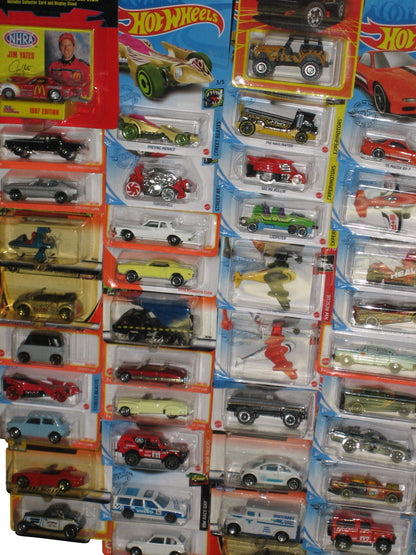Hot Wheels & Matchbox Mattel Die-Cast Mixed Collection -- (Lot of 73 Toy Cars)