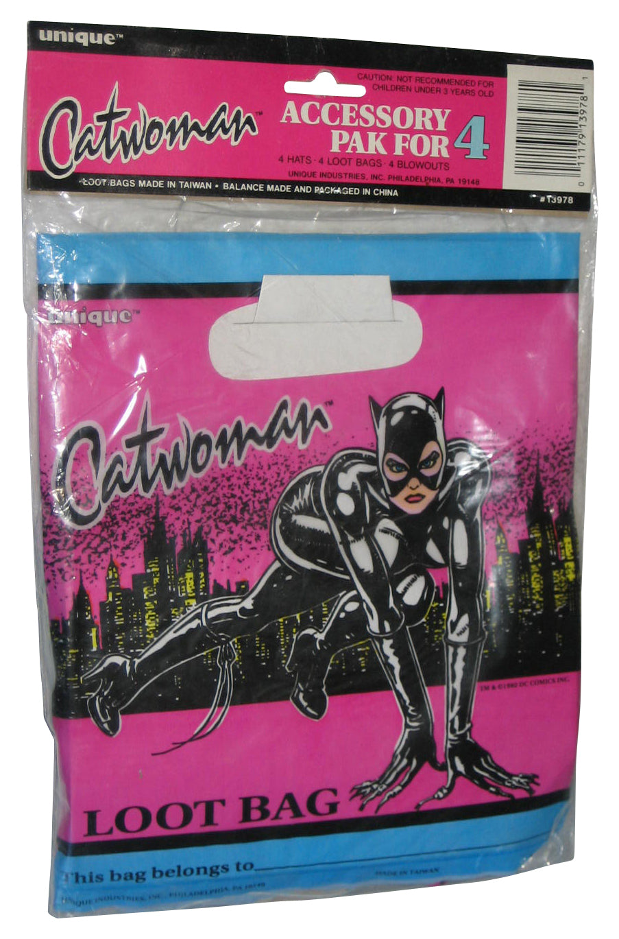 DC Comics Batman Catwoman Unique (1991) Birthday Party Accessory Pak 13978 - (4 Hats, Loot Bags, Blowouts)